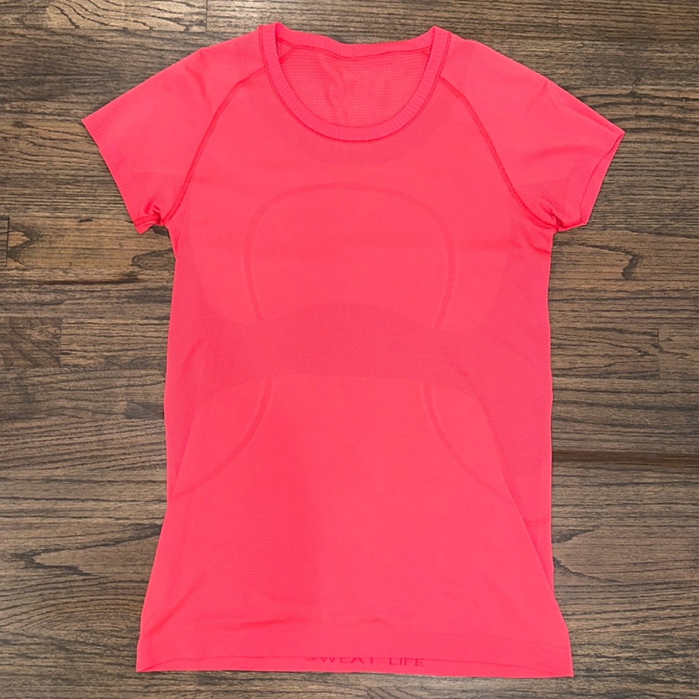 Lululemon swift tee 
Size 12
